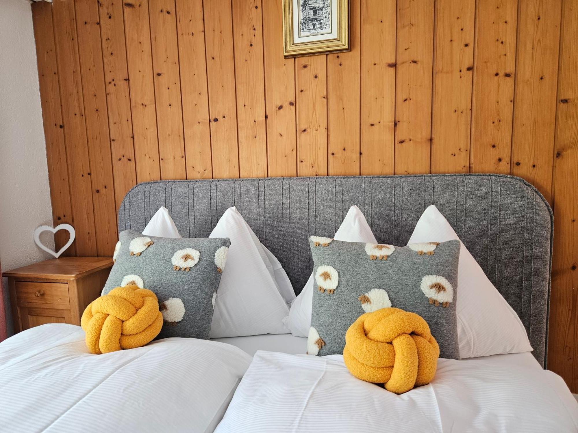 Apartment Klein Matterhorn - Haus Miranda เทช ภายนอก รูปภาพ